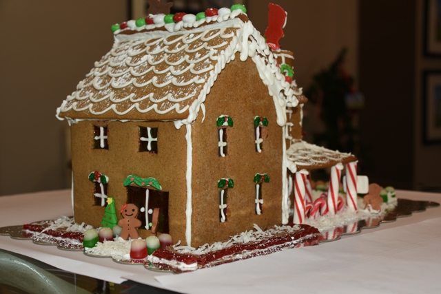 Michael-Buss-Architects-Gingerbread-walls standing
